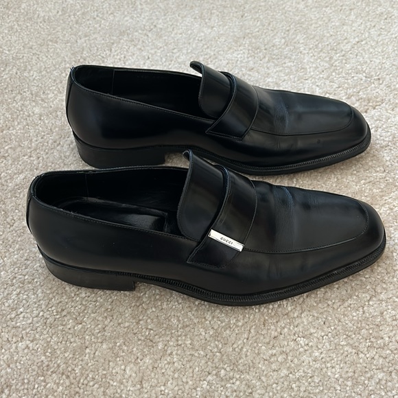 GUCCI amazingly beautiful elegant loafers. Logo is discreet. Workmanship 5⭐️ - Picture 2 of 13